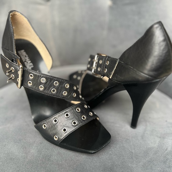 Leather black heel - Picture 7 of 7